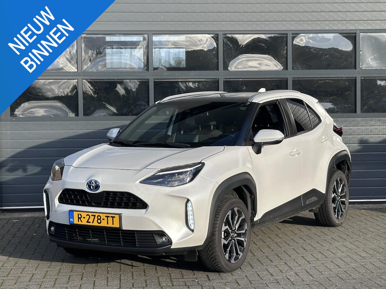 Toyota Yaris Cross - 1.5 HYBRID EXECUTIVE I AUTOMAAT I PANORAMADAK I PARELMOER I DEALER ONDERHOUDEN I APPLE CAR - AutoWereld.nl