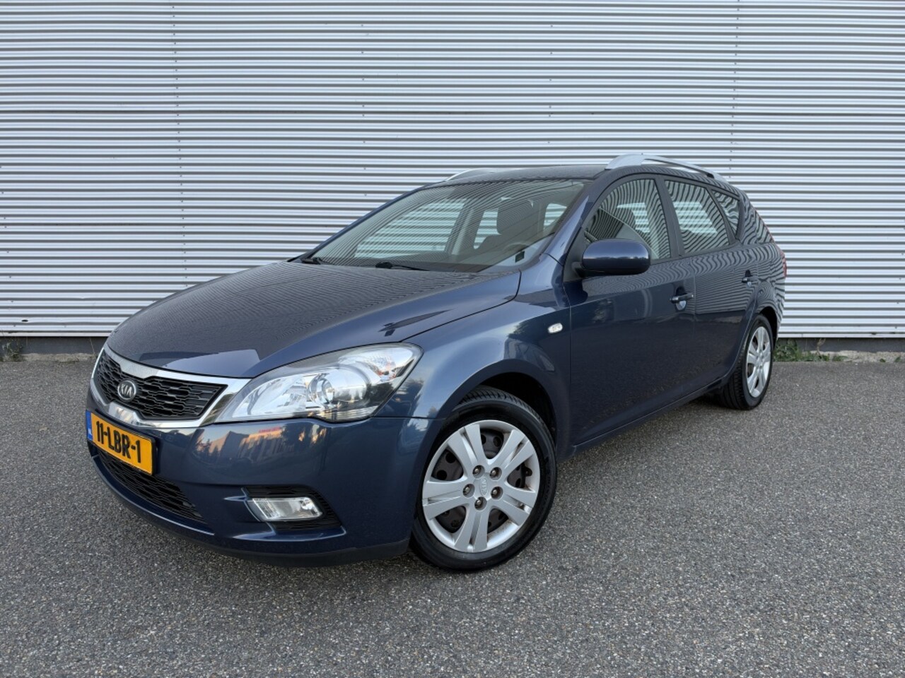 Kia Cee'd Sporty Wagon - 1.6 CVVT X-ecutive 1.6 CVVT X-ecutive - AutoWereld.nl