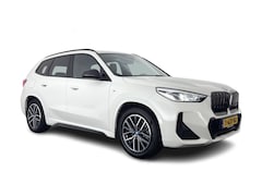 BMW iX1 - xDrive30 M-Styling Launch Edition 67 kWh (3-Fase-11kW) {SoH-99%) (INCL.BTW) *LEATHER-MICRO