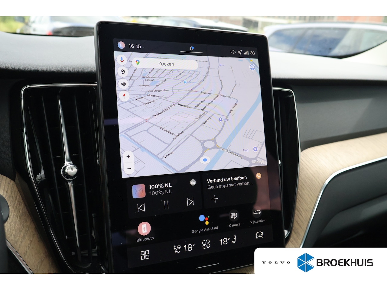 Volvo XC60 - 2.0 T6 Plug-in hybrid AWD Plus Dark | Face Lift! | Trekhaak | Harman Kardon | HUD | - AutoWereld.nl