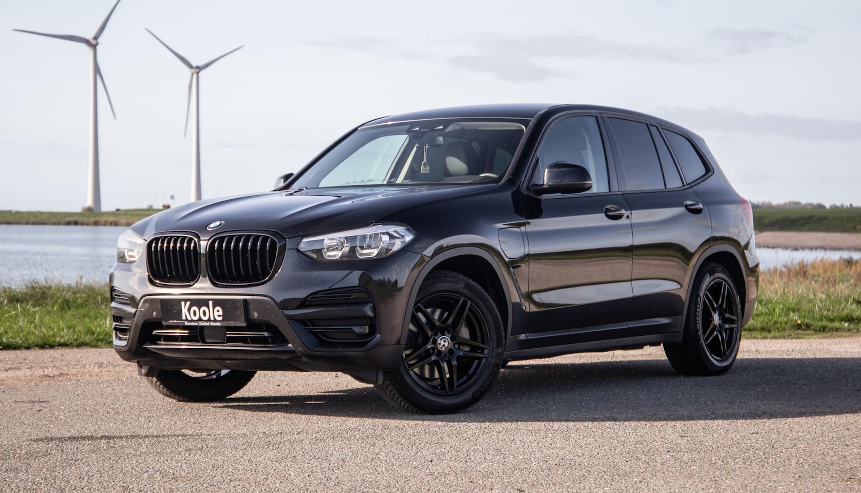 BMW X3 - xDrive30e High Executive BLACK LINE / CARPLAY / LEER / STOELVERWARMING / CAMERA / DEALER O - AutoWereld.nl