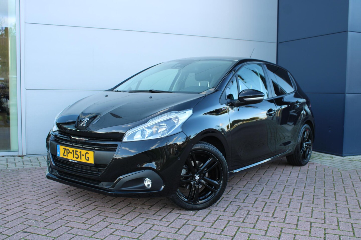 Peugeot 208 - 1.2 PureTech 110pk GT-Line Automaat Airco Navi Camera Panoramadak 49dkm Nederlandse auto - AutoWereld.nl