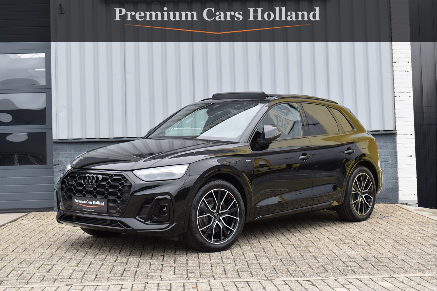 Audi Q5 - 55 TFSI e S-Line 367 Pk Pano Rs-Stoelen Luchtvering Sfeer Keyless Trekhaak 20 Inch - AutoWereld.nl