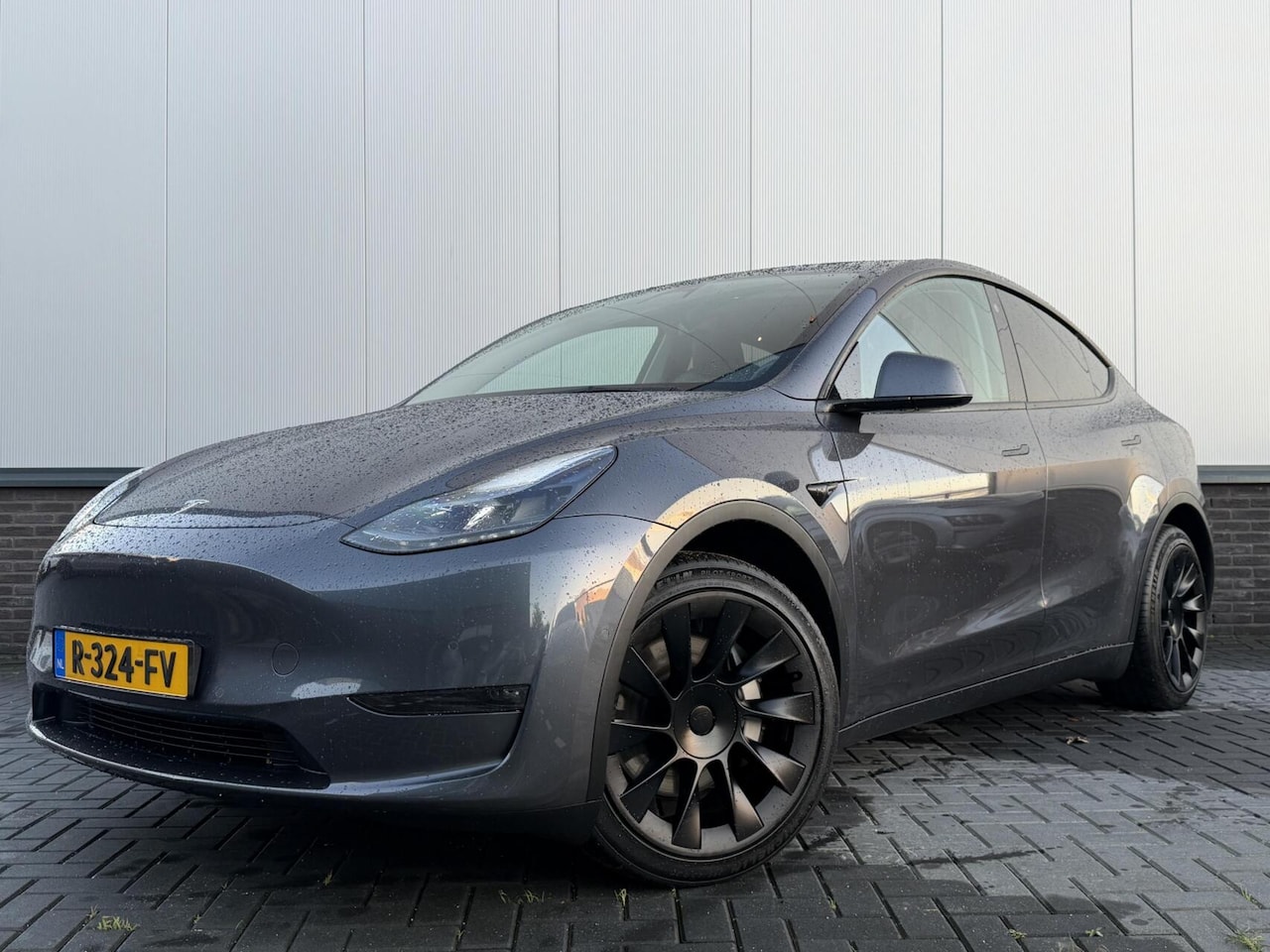 Tesla Model Y - Long Range AWD 75 kWh Long Range AWD 75 kWh - AutoWereld.nl