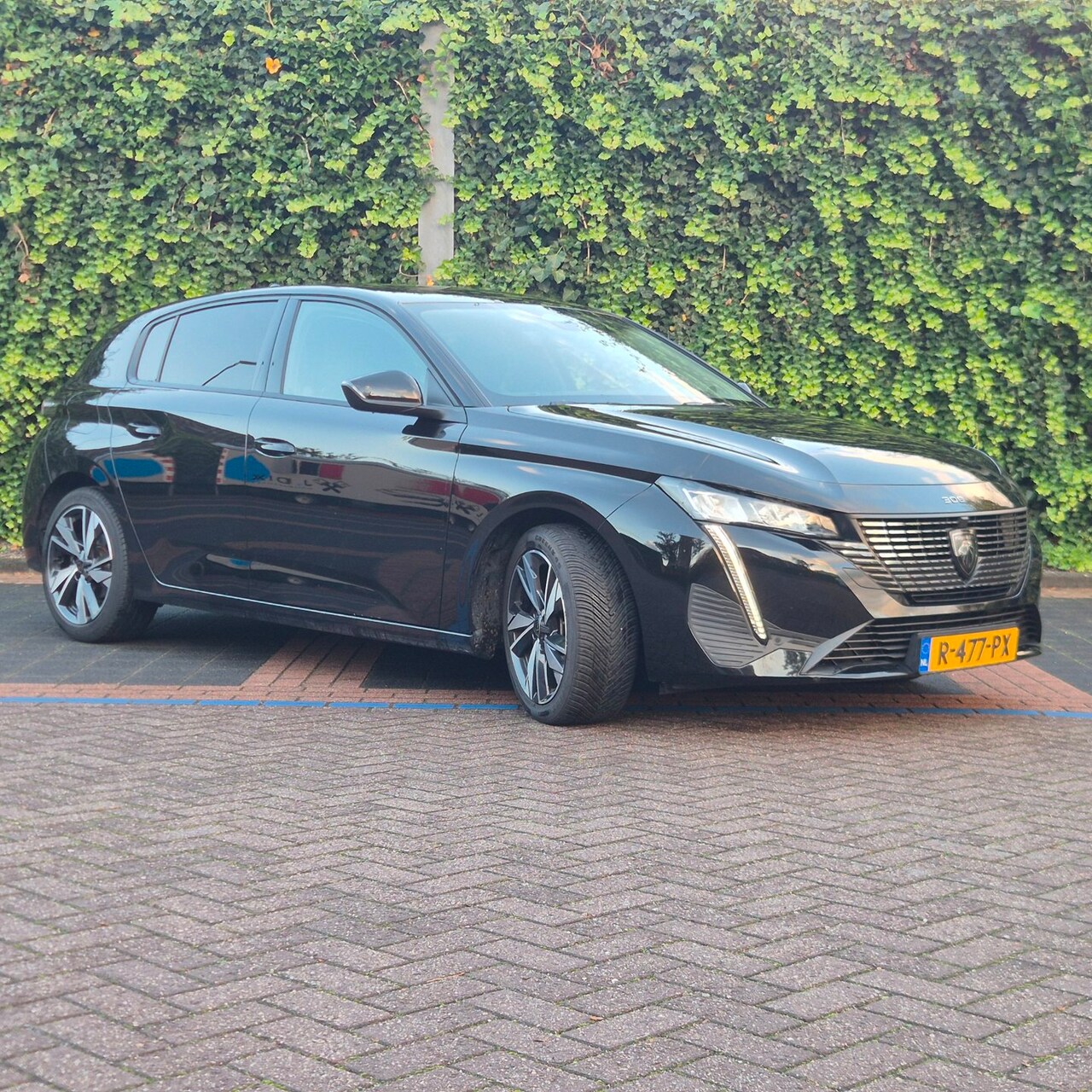 Peugeot 308 - 1.2 PureTech Allure 130 EAT8 | Trekhaak | Camera | Navi - AutoWereld.nl