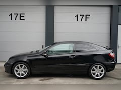 Mercedes-Benz C-klasse Sportcoupé - C320 Avantgarde 6-speed manual 2 owners-78.dkm-first paint-UNICORN