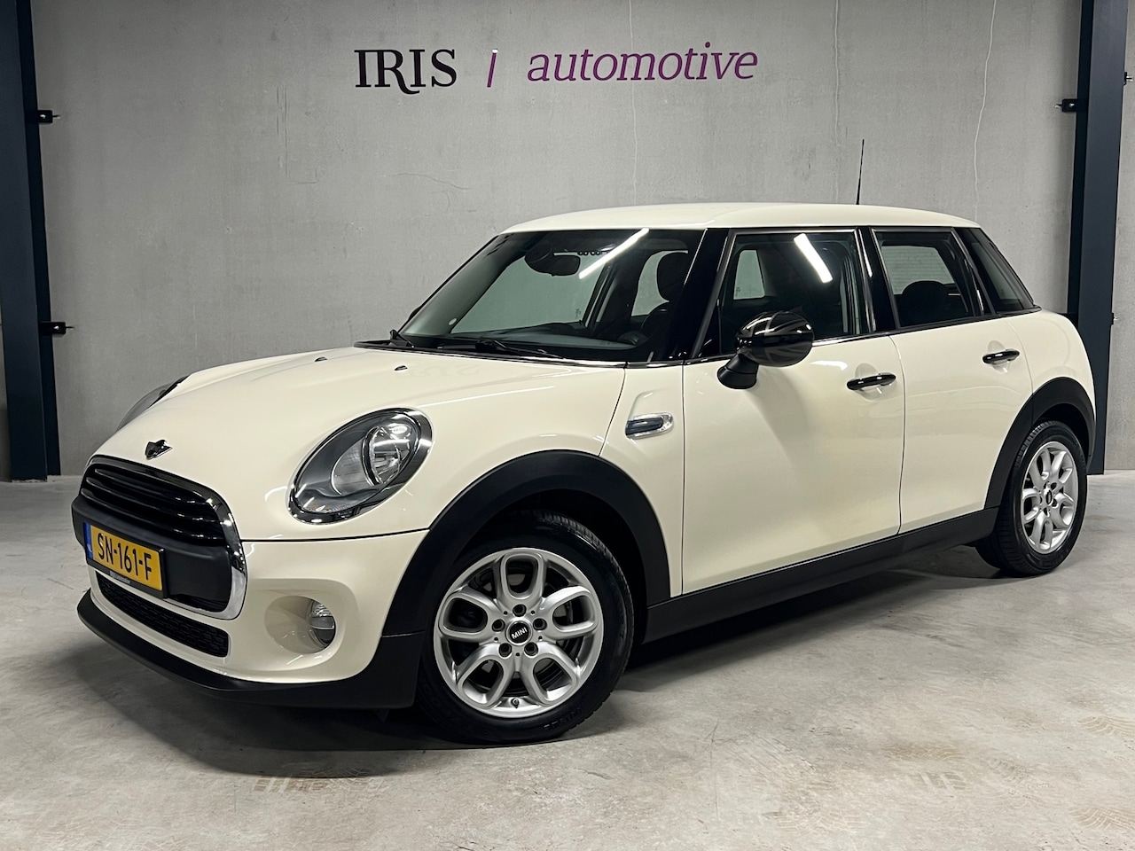 MINI 5-Deurs - 1.2 One Automaat - Climate + Cruise Control - PDC - Bluetooth - AutoWereld.nl