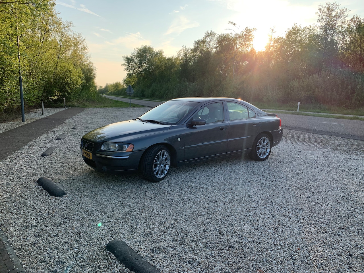 Volvo S60 - 2.5T Summum - AutoWereld.nl