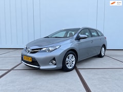 Toyota Auris Touring Sports - 1.8 Hybrid Clima - Lm velgen - navi - bluetooth - cruise control - usb - aux - dealer onde