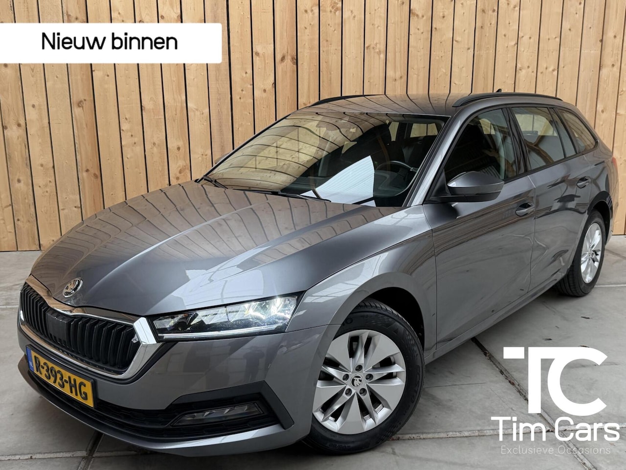 Skoda Octavia Combi - 1.0 e-TSI Ambition Automaat | Apple CarPlay/Android Auto | Cruise & climate control | LED - AutoWereld.nl