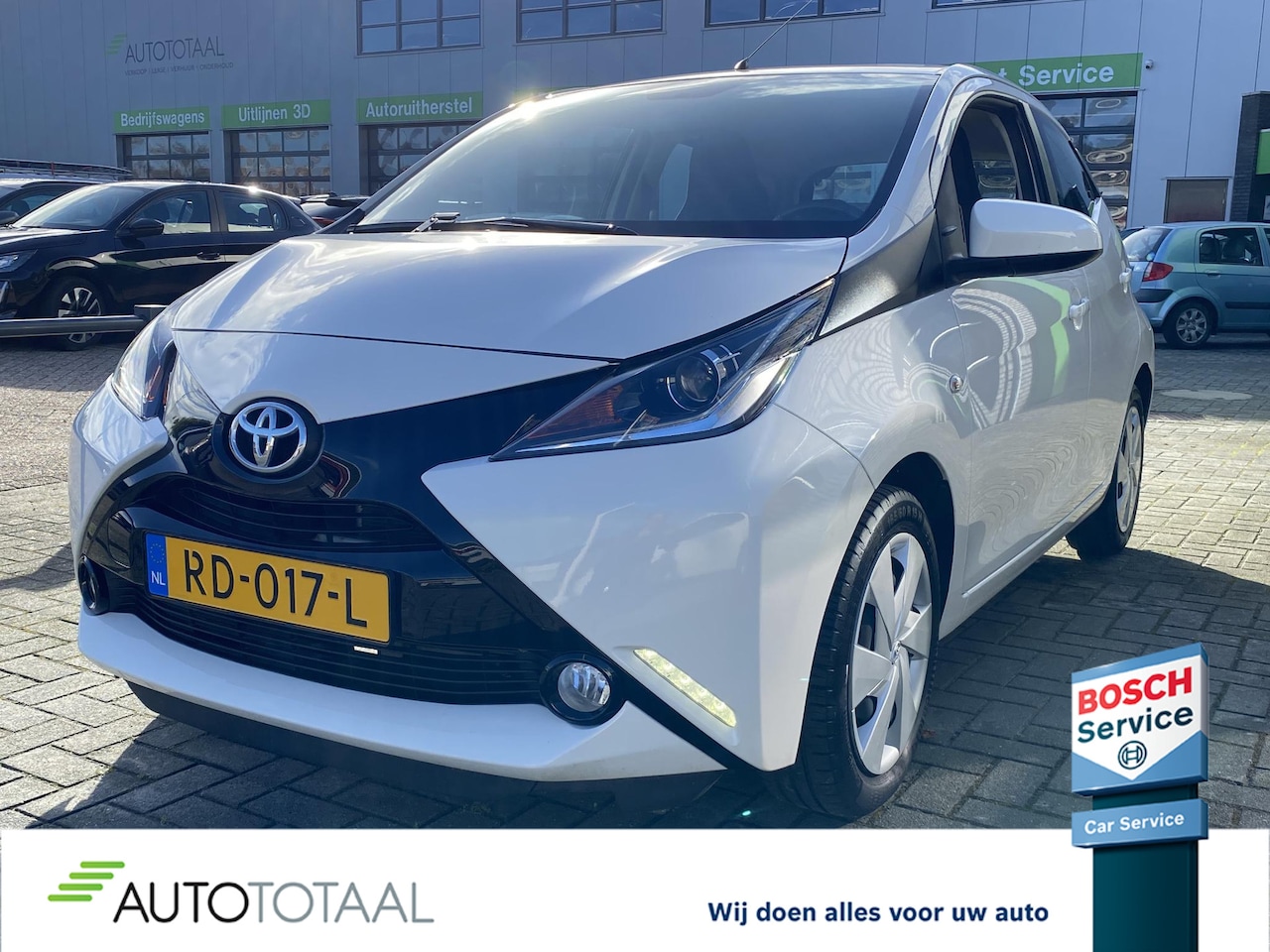 Toyota Aygo - 1.0 VVT-i x-play ALS NIEUW - AutoWereld.nl