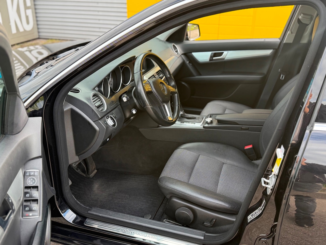 Mercedes-Benz C-klasse - 180 Avantgarde Bj 2013 Navi Pdc Leer TIK in de motor - AutoWereld.nl