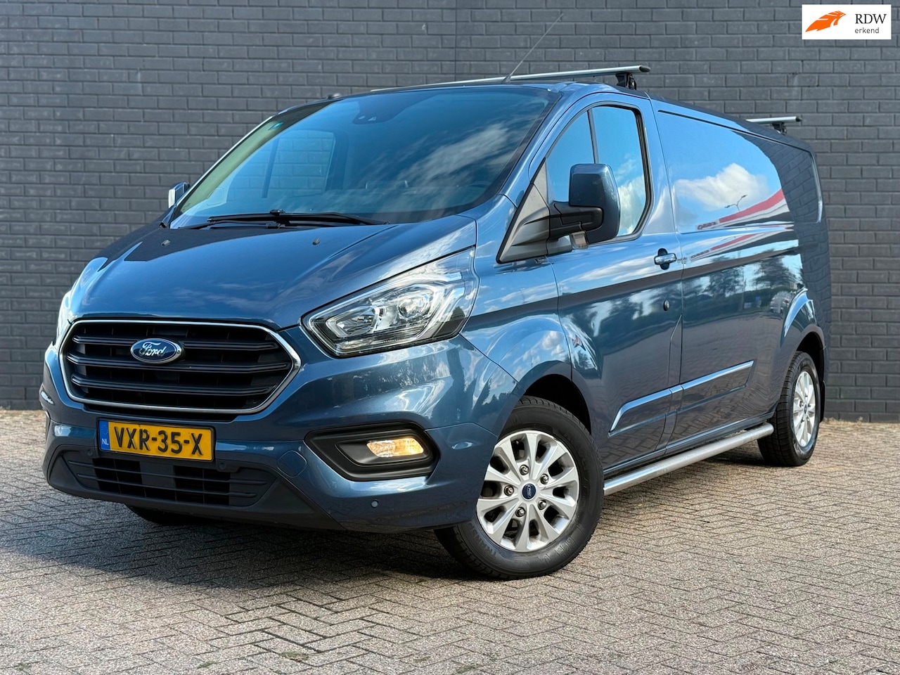 Ford Transit Custom - 300 2.0 TDCI L2H1 Sport Lang Xenon LED Navi Pdc v+a - AutoWereld.nl