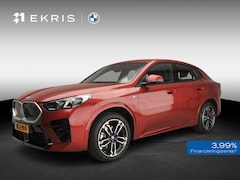 BMW iX2 - xDrive30 | M-Sportpakket | LED | Leder | SOH 100% | Navigatie | Sportstoelen | Stoelverwar