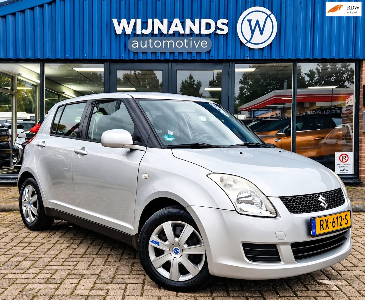 Suzuki Swift - 1.3 Base Airco 5 deurs Elek ramen gerevis bak - AutoWereld.nl