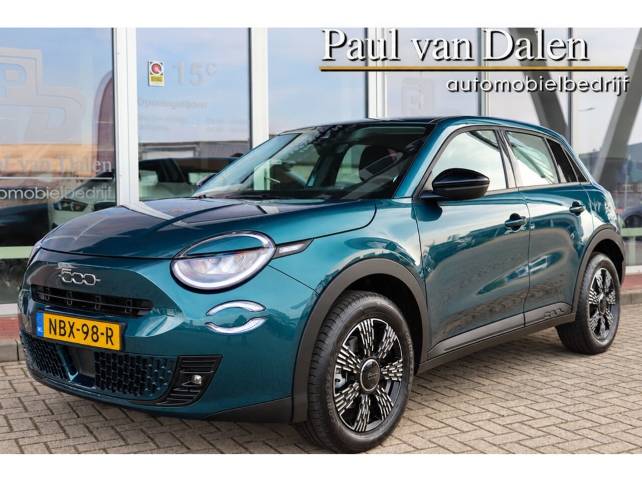 Fiat 600 - 1.2 Hybrid 145PK AUTOMAAT URBAN Navi | Keyless | Camera | Clima | Cruise | Pdc v+a | 17 In - AutoWereld.nl