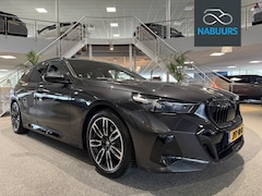 BMW 5-serie Touring - 520i M-sport, Bowers&Wilkins, Trekhaak, Pano, 360cam