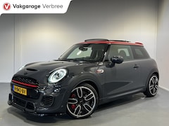 MINI 3-Deurs - 2.0 John Cooper Works Chili | Navigatie | LM Velgen 18" | Elektrisch Glazen Panoramadak |