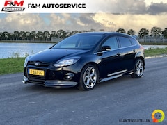 Ford Focus - 1.6 EcoBoost Titanium Airco, navi, pdc, kleppensysteem uitlaat
