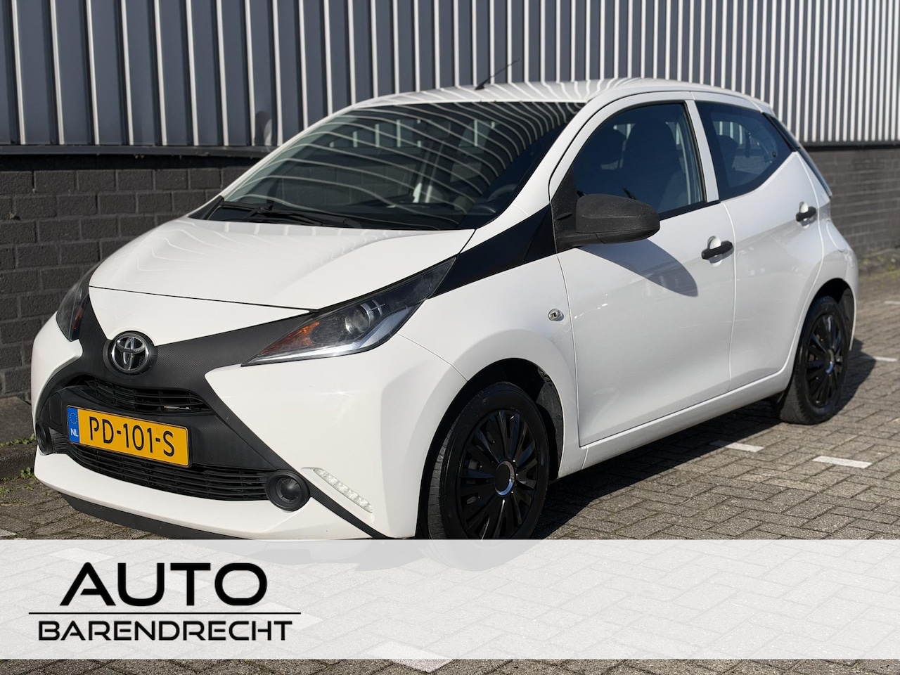 Toyota Aygo - 1.0 VVT-i x-now Airco | Navigatiescherm! - AutoWereld.nl
