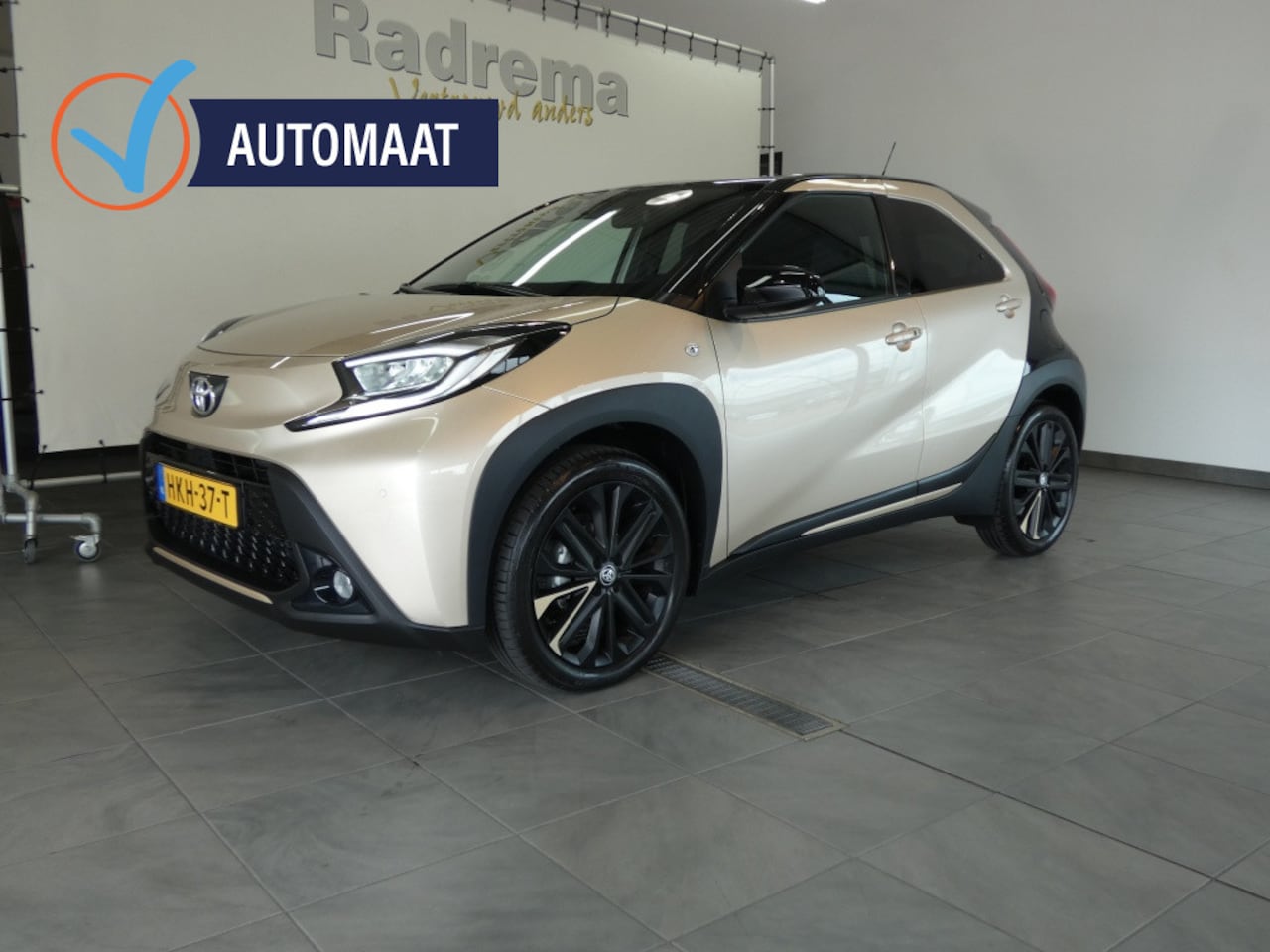 Toyota Aygo X - 1.0 VVT-i S-CVT Premium ! JBL Camera Clima NL Auto Nieuwstaat ! - AutoWereld.nl