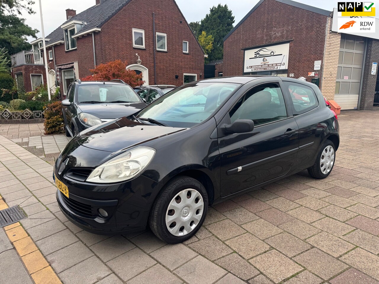 Renault Clio - 1.2-16V Special Line | Nieuwe APK 06-12-2027 - AutoWereld.nl
