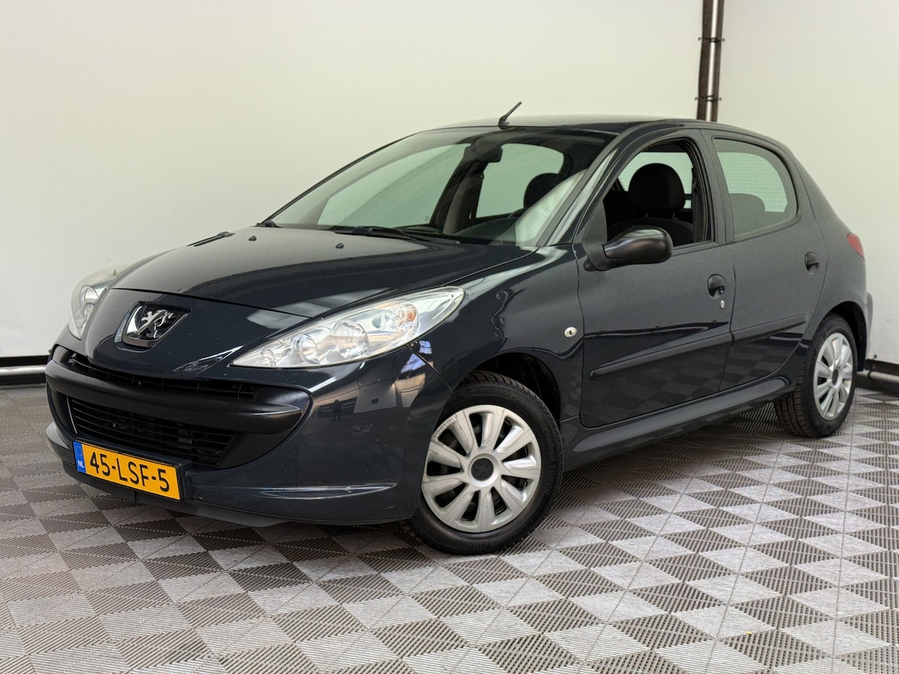 Peugeot 206 - 1.1 XR 5-drs Trekhaak NL Auto - AutoWereld.nl