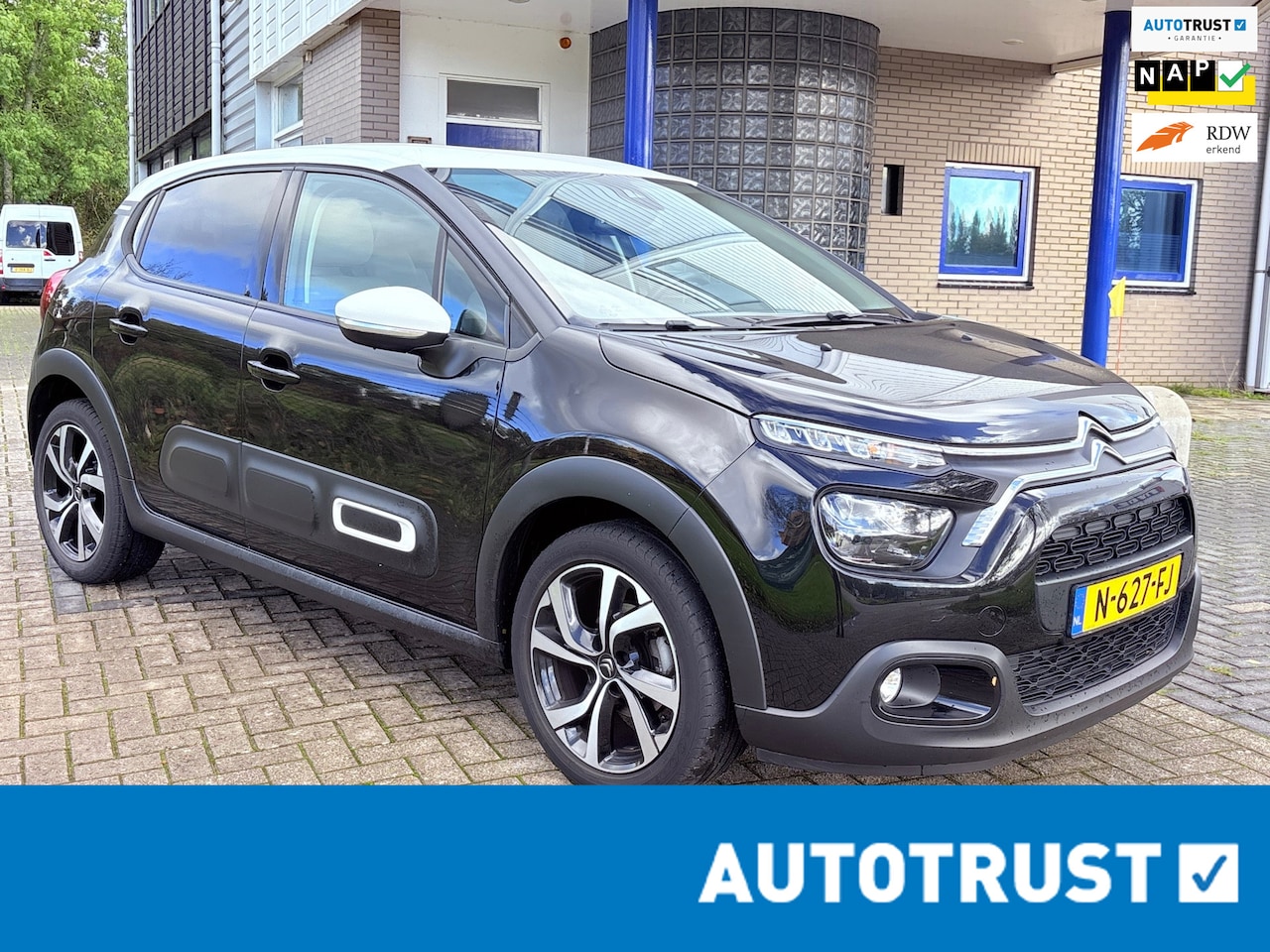 Citroën C3 - 1.2 PureTech Shine/Puntgave!/Cam/Ecc/NL/Navi/Leder - AutoWereld.nl