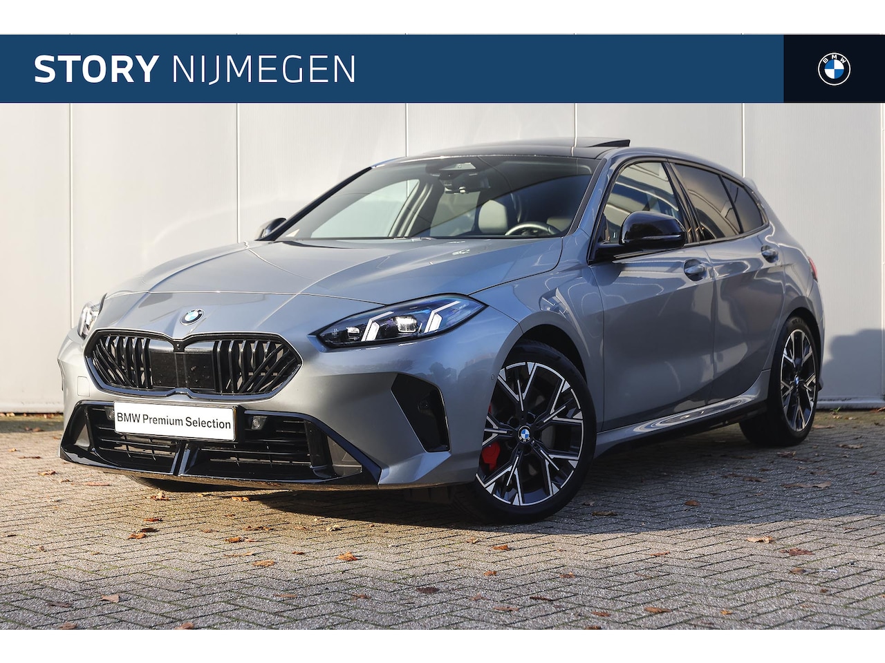 BMW 1-serie - 120 M Sport Automaat / Trekhaak / Panoramadak / Sportstoelen / Comfort Access / Harman Ka - AutoWereld.nl