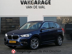 BMW X1 - sDrive18i High Executive | Orange edition | Trekhaak | Achteruitrijcamera | Sport stoelen