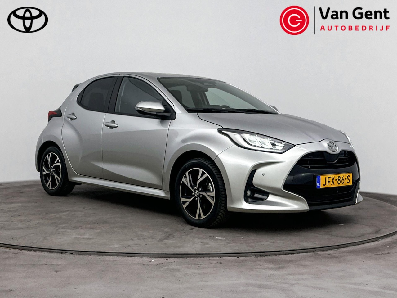 Toyota Yaris - 1.5 Hybrid 115 Dynamic | Dodehoek detectie | Parkeersensoren voor/achter | Stoel-/stuurver - AutoWereld.nl