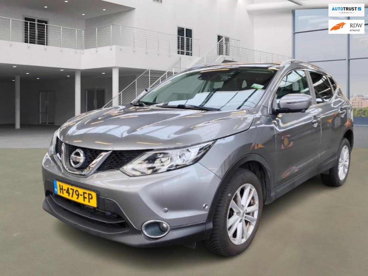 Nissan Qashqai - 1.2 Tekna / AUTO RIJD PRIMA / Apk 28-05-2027 - AutoWereld.nl