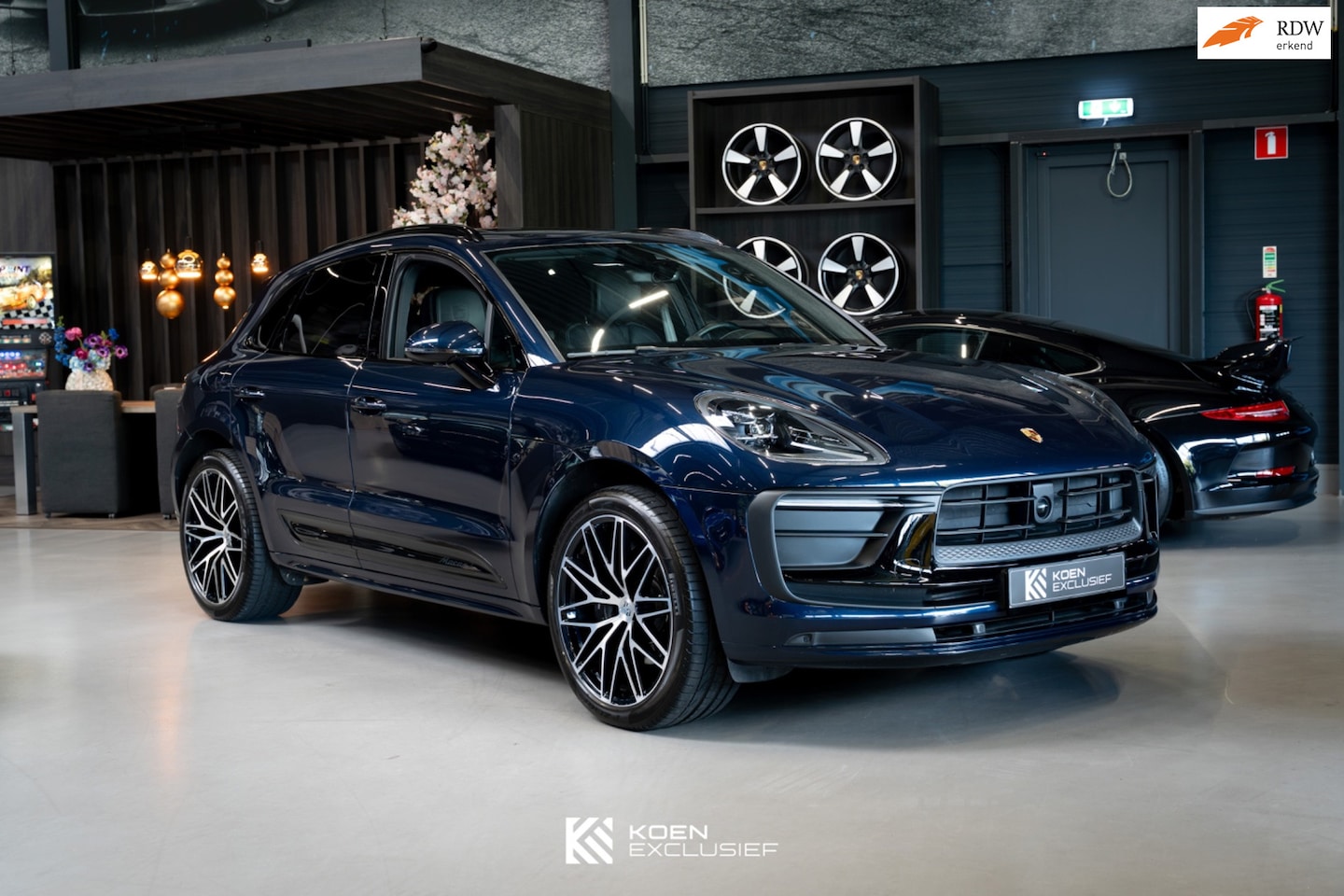 Porsche Macan - 2.0 T (2022, NL) luchtvering, sportuitlaat, 21 inch RS Spyder, Sport Chrono, Bose - AutoWereld.nl