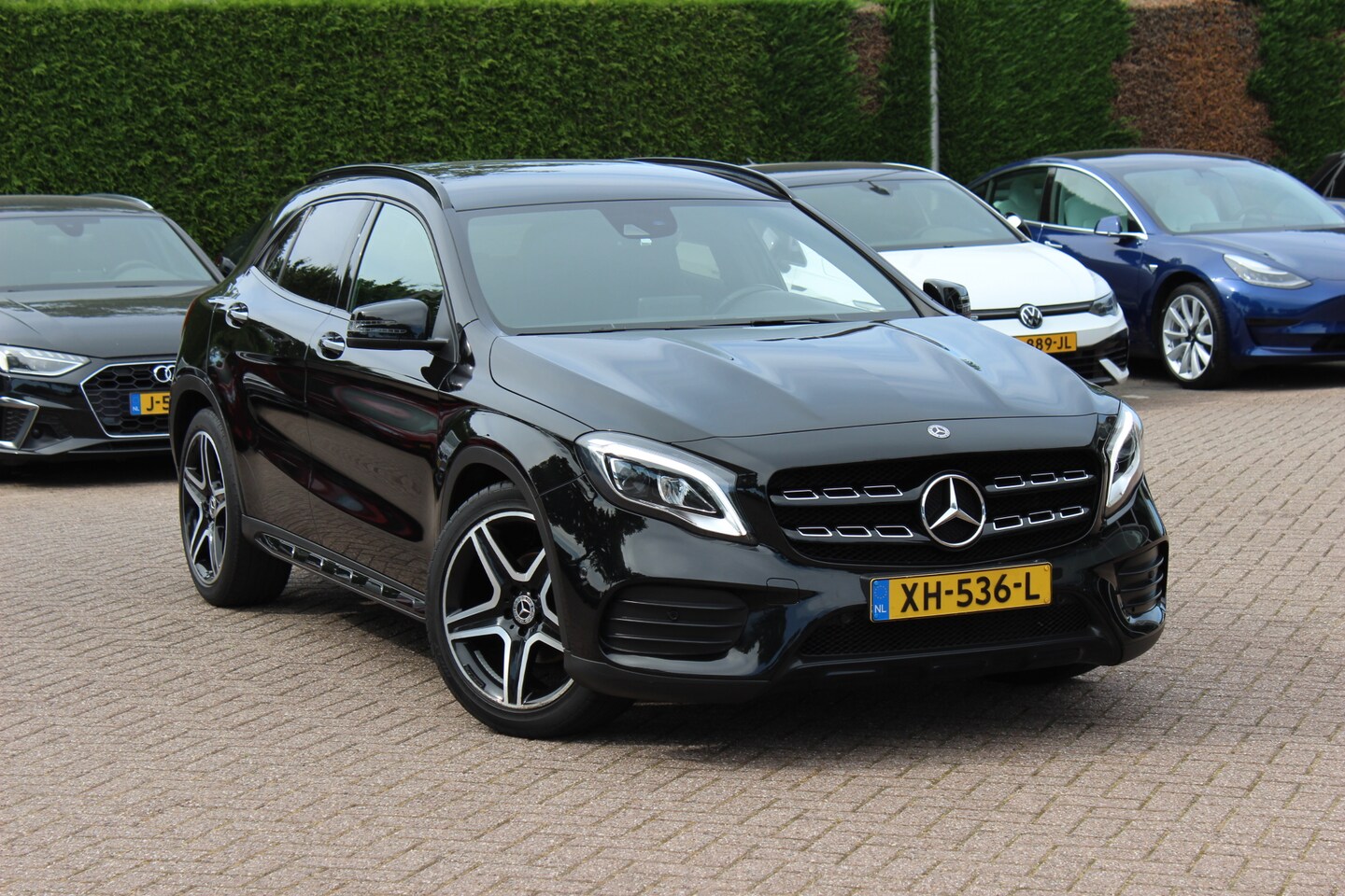 Mercedes-Benz GLA-Klasse - 180 Business Solution AMG Night Upgrade / Camera / Apple CarPlay / 19'' / Half leder / Nav - AutoWereld.nl