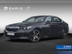 BMW i5 - Sedan eDrive40 M Sport | Trekhaak / Panoramadak / Driving Assistant Professional / Parking