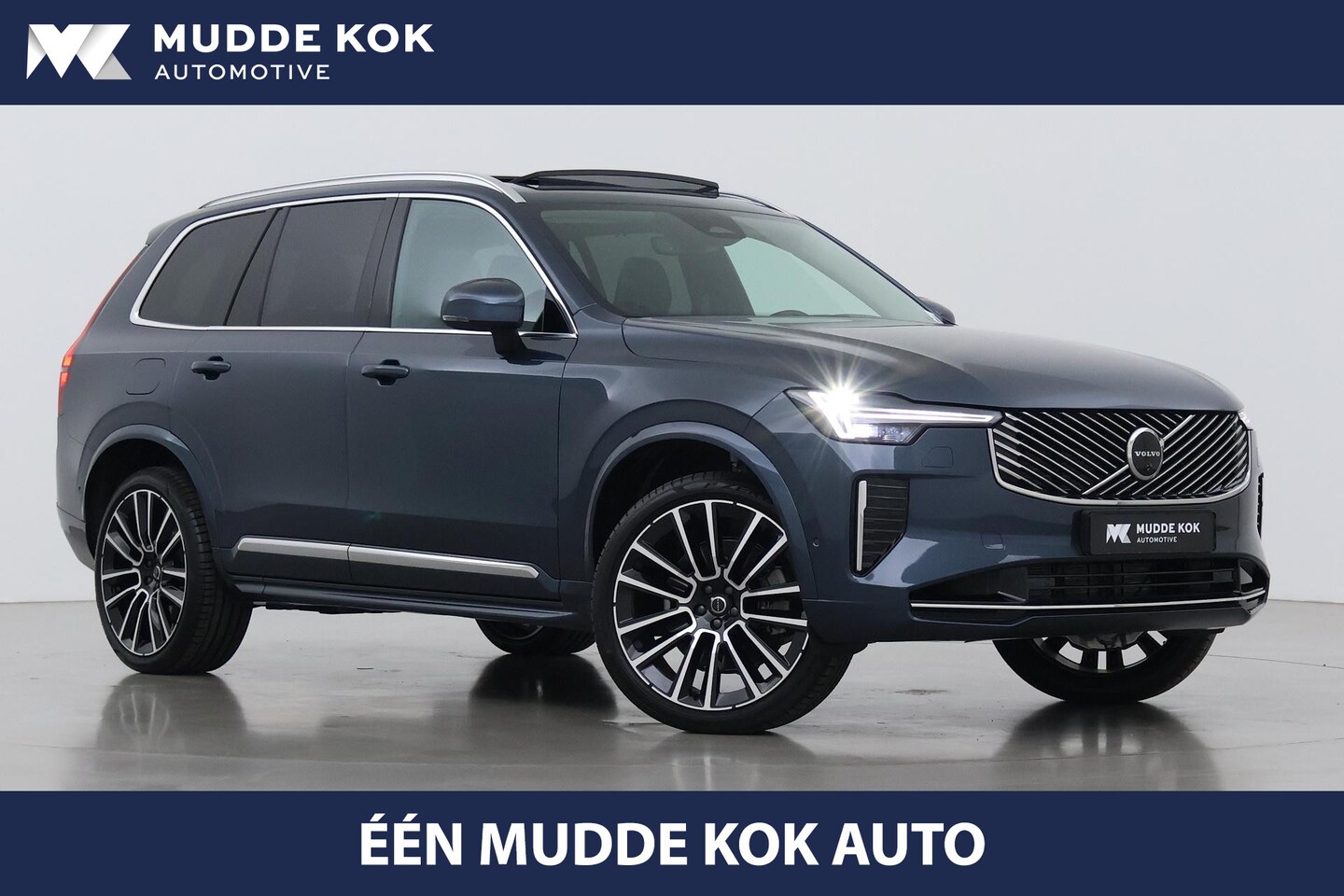 Volvo XC90 - T8 Ultra Bright | Luchtvering | B&W | 22 Inch | Panoramadak | Trekhaak | 360° Camera | Hea - AutoWereld.nl