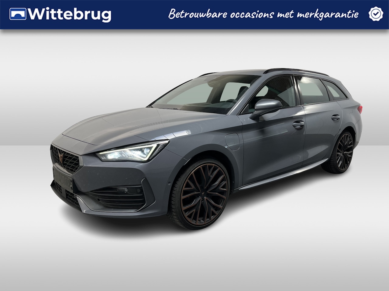 CUPRA Leon Sportstourer - 1.4 e-Hybrid VZ Performance / 245 PK/ AUTOMAAT/ ELEKTR. TREKHAAK/ NAVI/ FULL-LINK/ ELEKTR. - AutoWereld.nl