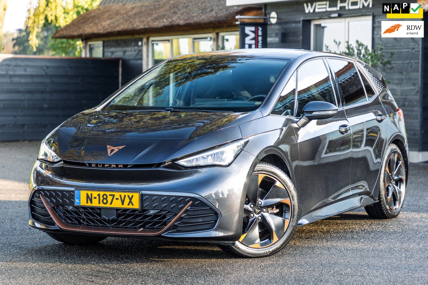 CUPRA Born - Adrenaline One 62 kWh Carplay I Camara I 95.5% soh I - AutoWereld.nl