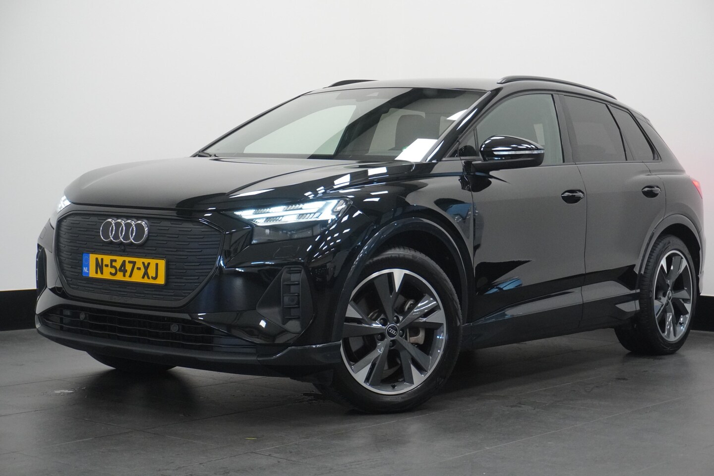 Audi Q4 e-tron - 40 Launch edition Advanced S-Line 77 kWh 3 Fasen | Leder | Camera | Warmtepomp | ACC | €31 - AutoWereld.nl