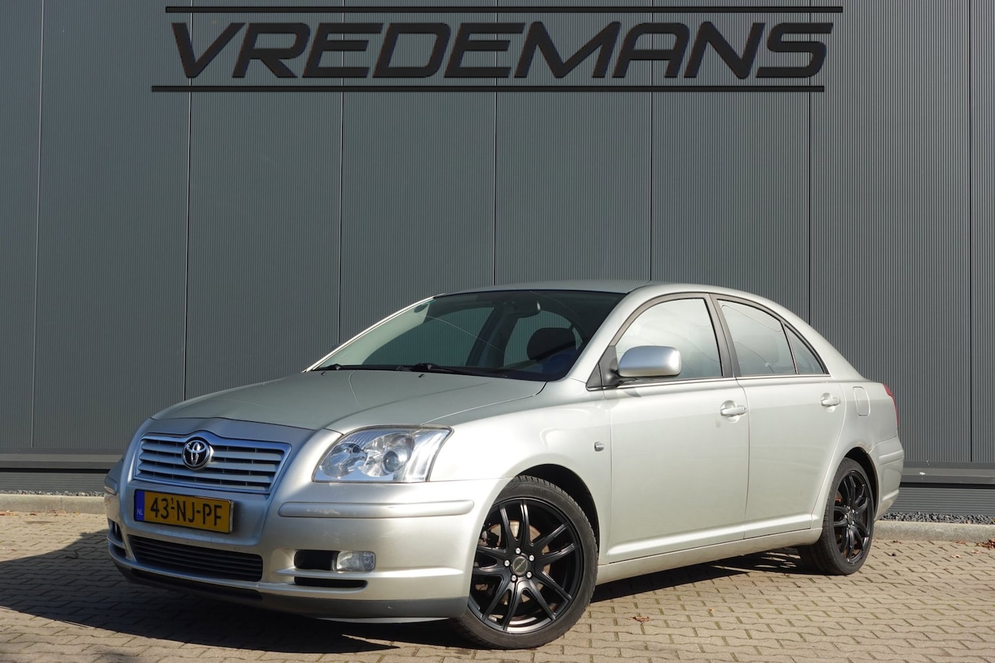 Toyota Avensis - 2.0 VVTi Linea Luna 2.0 VVTi Linea Luna - AutoWereld.nl