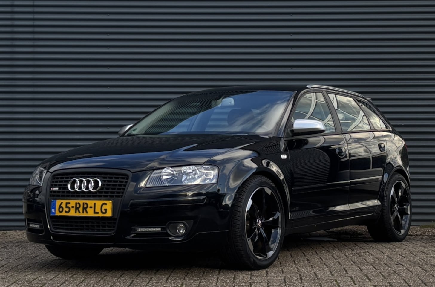 Audi A3 Sportback - AUDI A3 1.6 116PK S-Line - AutoWereld.nl