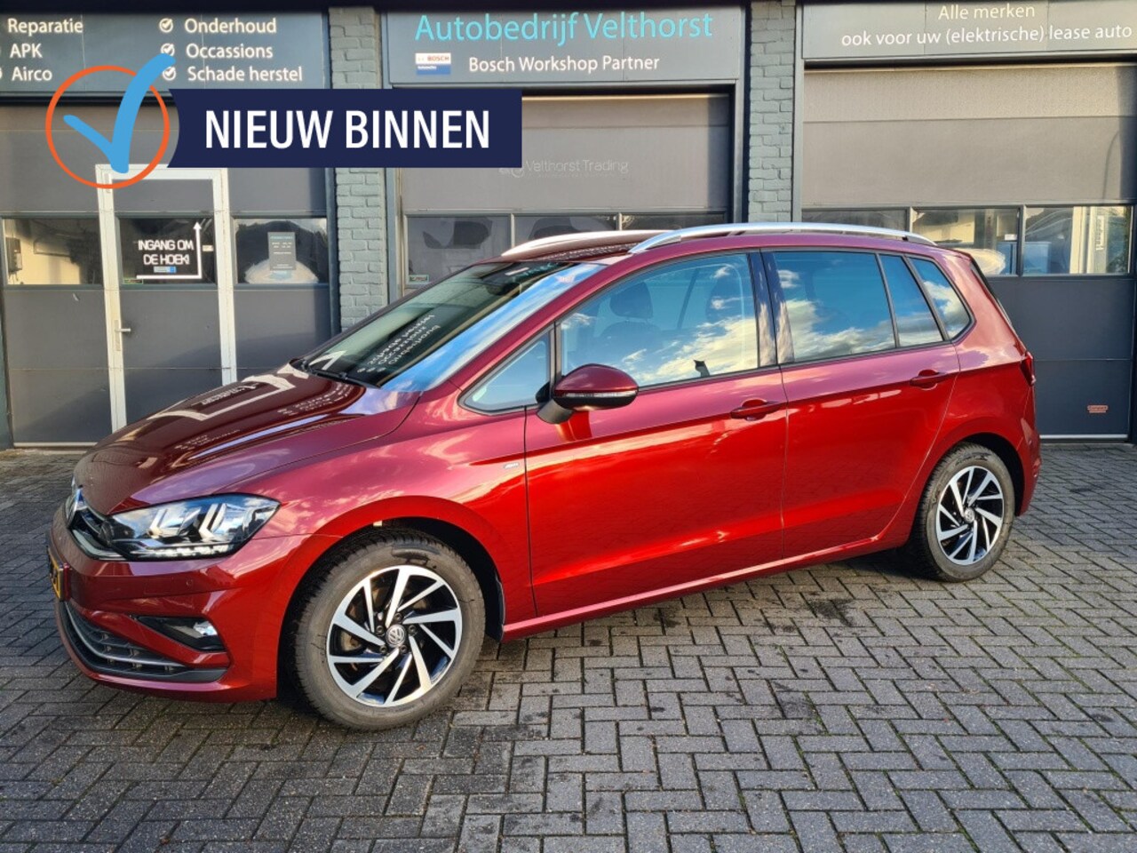 Volkswagen Golf Sportsvan - 1.0 TSI Highline ACC/ Stoelverwarming/Trekhaak/Stoelverwarming - AutoWereld.nl