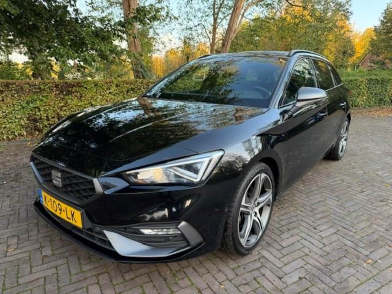 SEAT Leon Sportstourer - 1.5 eTSI 150PK FR Launch Edition/Virtdash/Led/Nav/Hleer/Acarplay - AutoWereld.nl