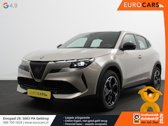 Alfa Romeo Junior - Elettrica Automaat 156PK Adaptieve Cruise Control LMV 18 inch Full Led Matrix Parkeer sens