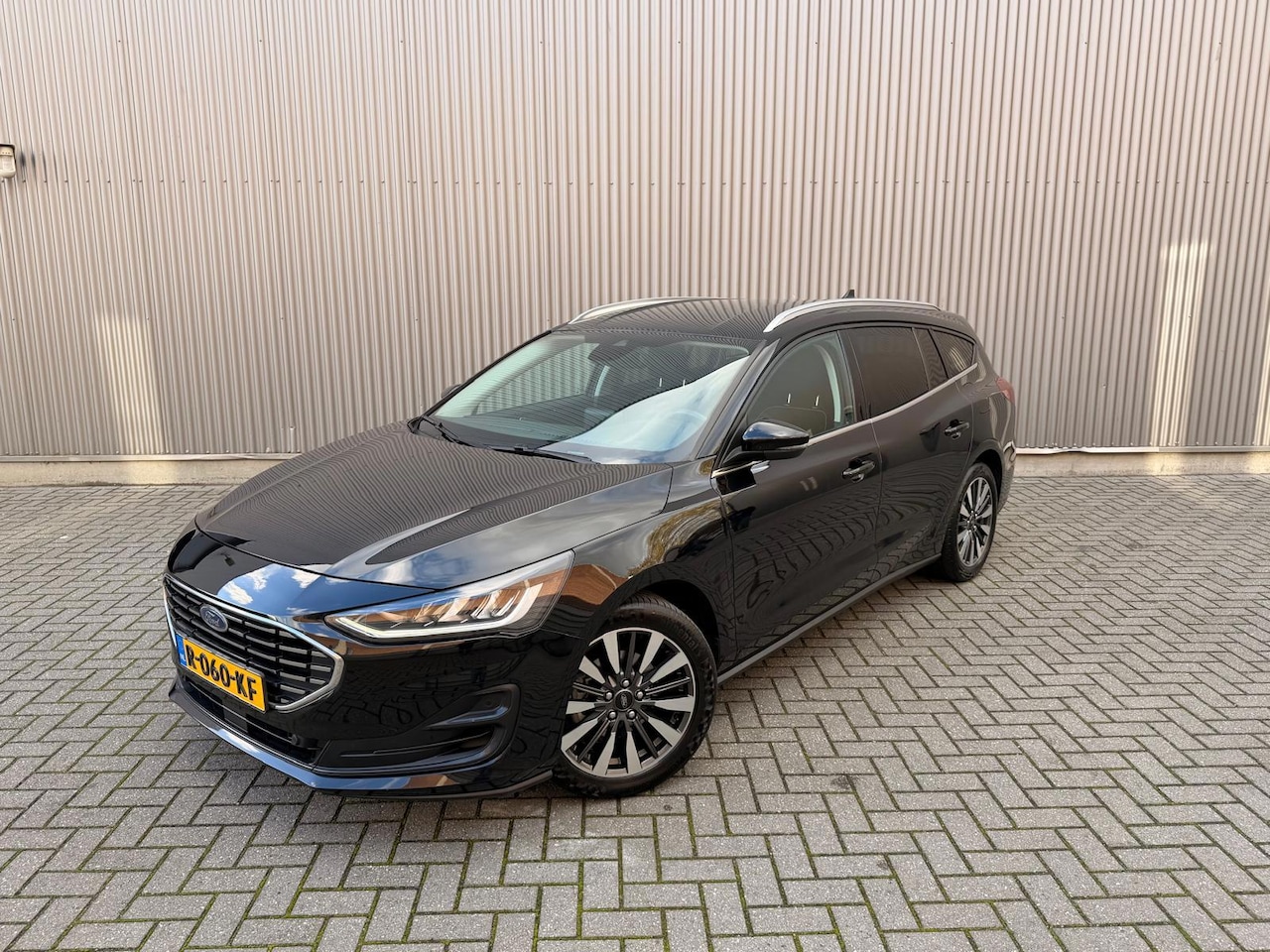 Ford Focus Wagon - 1.0 EcoBoost Hybrid Titanium INCL BTW|Camera|Carplay|Stuur/Stoel verwarming - AutoWereld.nl