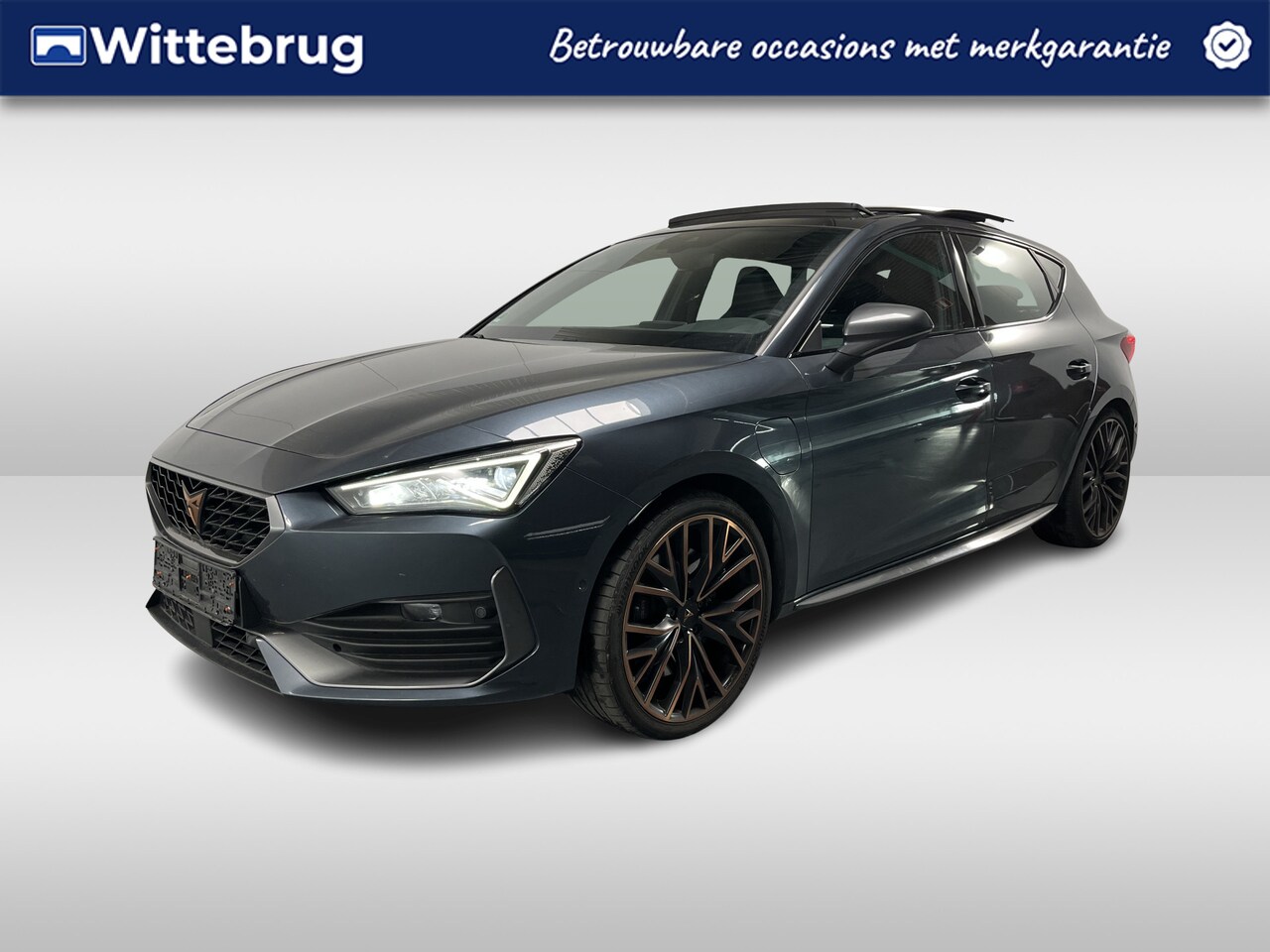 CUPRA Leon - 1.4 e-Hybrid VZ Performance / AUTOMAAT/ 245 PK/ NAVI/ FULL-LINK/ CAMERA/ MEMORY SEAT/ STUU - AutoWereld.nl