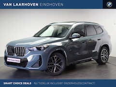 BMW X1 - xDrive25e M Sport Automaat / Panoramadak / Trekhaak / Sportstoelen / Achteruitrijcamera /