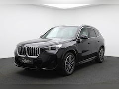 BMW iX1 - xDrive30 M Sport 100% SOH Pano | Harman Kardon | 360° Camera | Trekhaak | HUD | Winterpakk