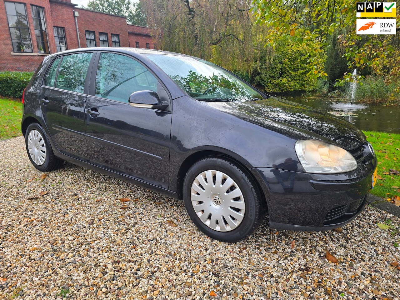 Volkswagen Golf - 1.6 FSI 5- deurs airco trekhaak - AutoWereld.nl