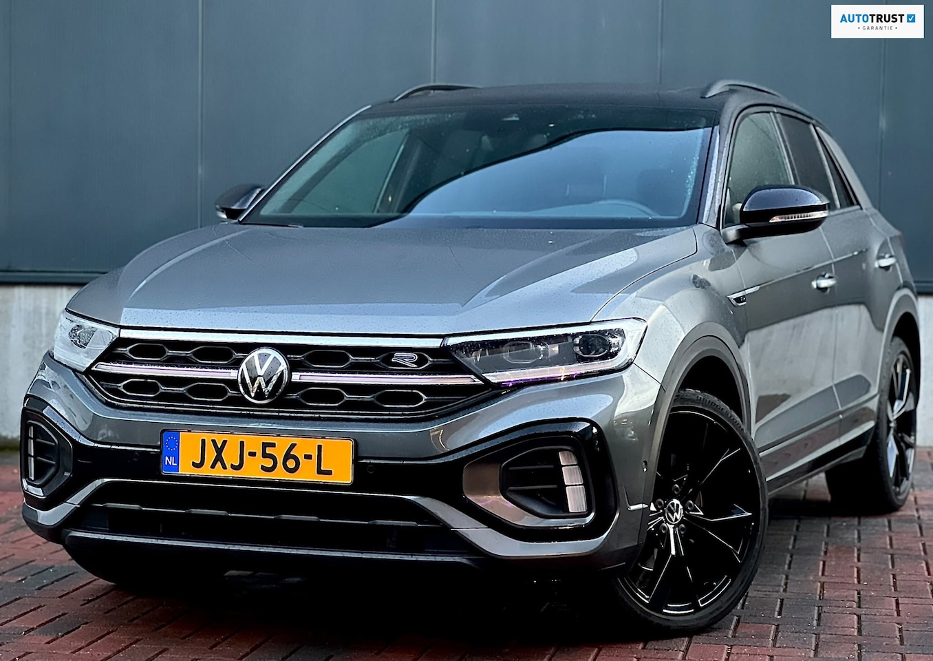 Volkswagen T-Roc - 1.5 TSI R-Line Business+ * Pano * IQ * 3x R-line * Cam * Dealer Onderhouden * - AutoWereld.nl